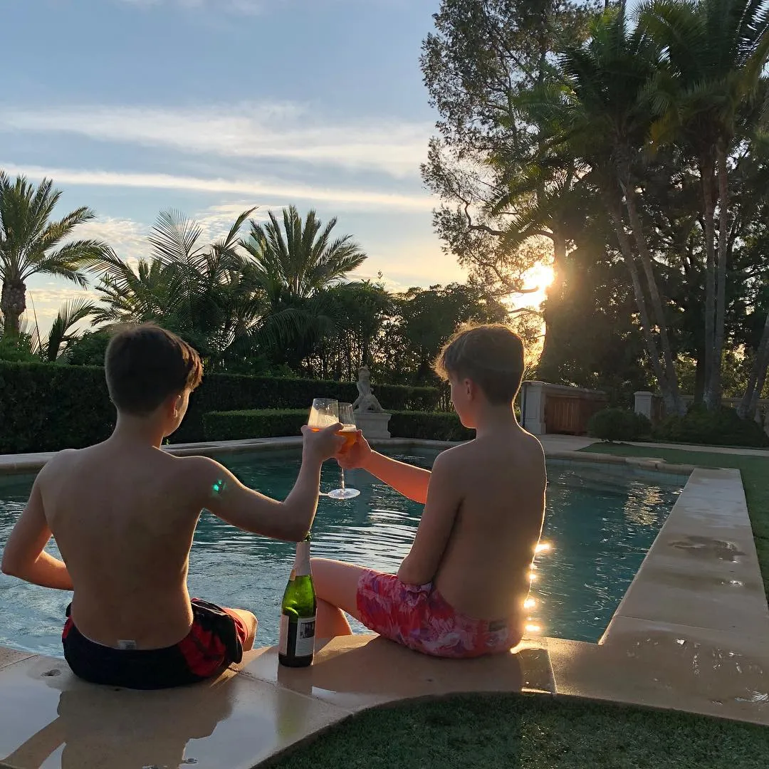Benarkah Cruz minum alkohol? © instagram.com/victoriabeckham