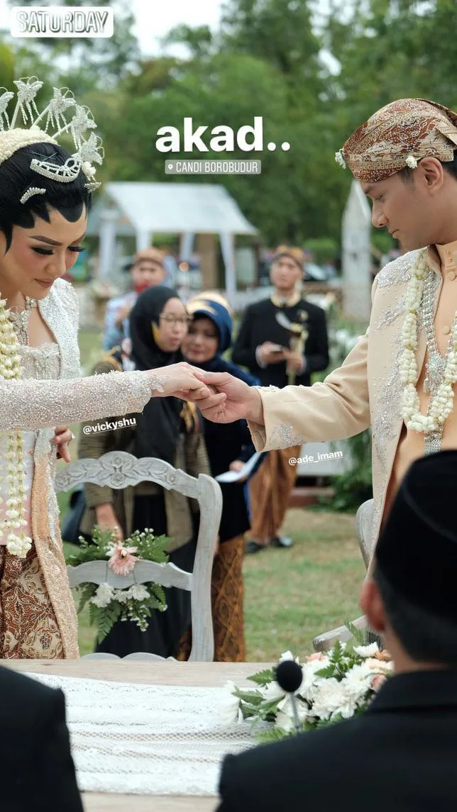 Vicky Shu resmi menikah dengan Ade Imam © Instagram/herrydob_