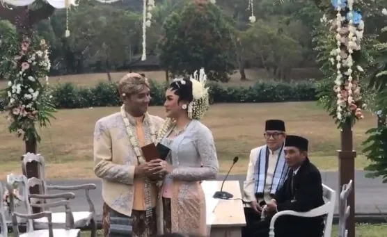 Vicky dan Ade sah menjadi suami istri ©instagram/Kalialabitta