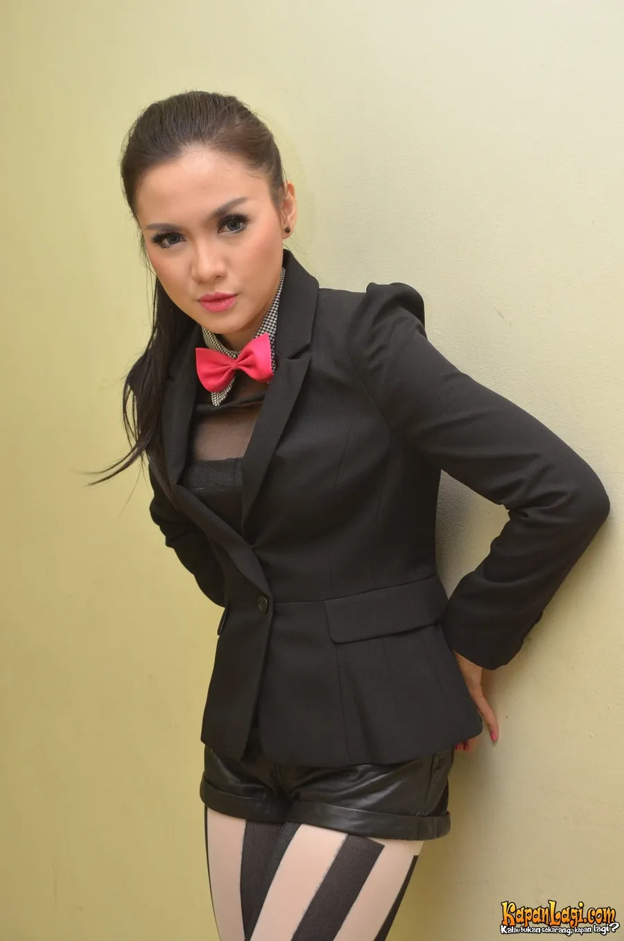 Baju murah bisa jadi 'harta' bagi Vicky Shu ©KapanLagi.com®