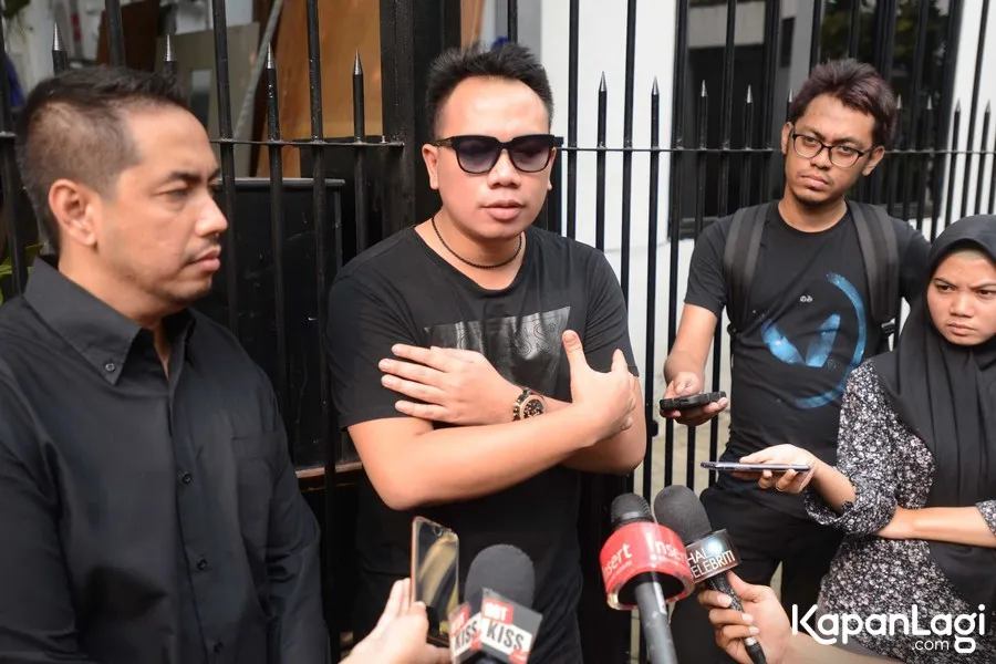 Vicky Prasetyo tanggapi soal Ayu Ting Ting © KapanLagi.com®/Bayu Herdianto