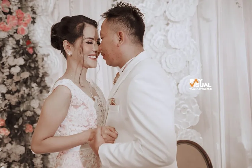 foto &copyRay Visual Id