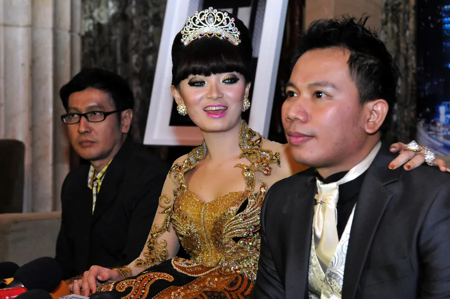 Zaskia Shinta dan Vicky Prasetyo