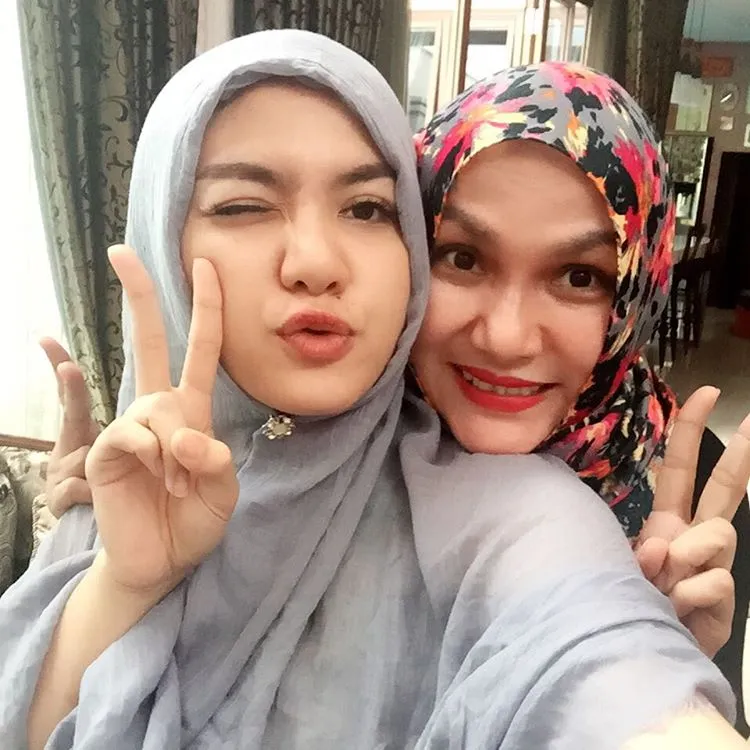 Mama Vicky Shu cerewet minta ini-itu © Instagram/vickyshu