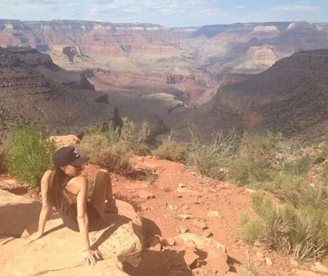 Victoria Beckham di Grand Canyon @ Twitter.com/victoriabeckham