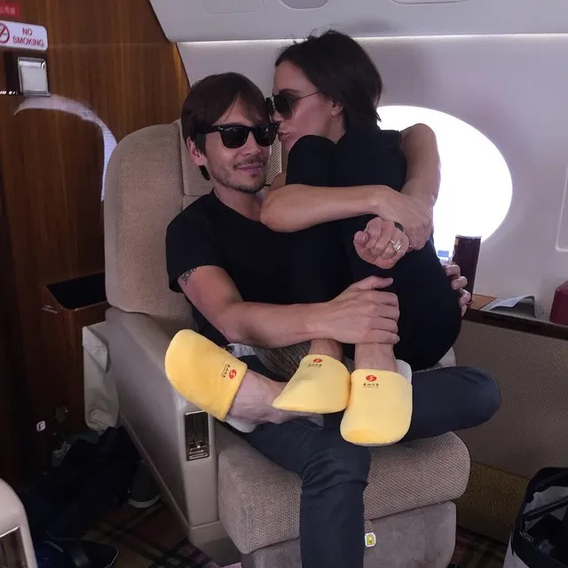 Victoria mesra bareng pria lain @ instagram.com/victoriabeckham