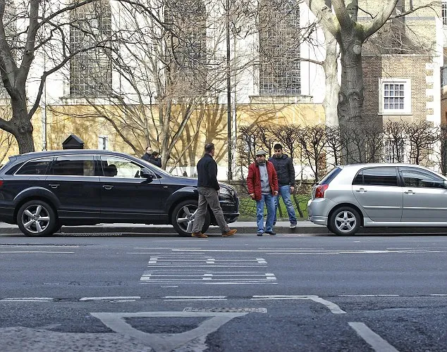 Suasana pertengkaran yang melibatkan Victoria Beckham @ dailymail.co.uk