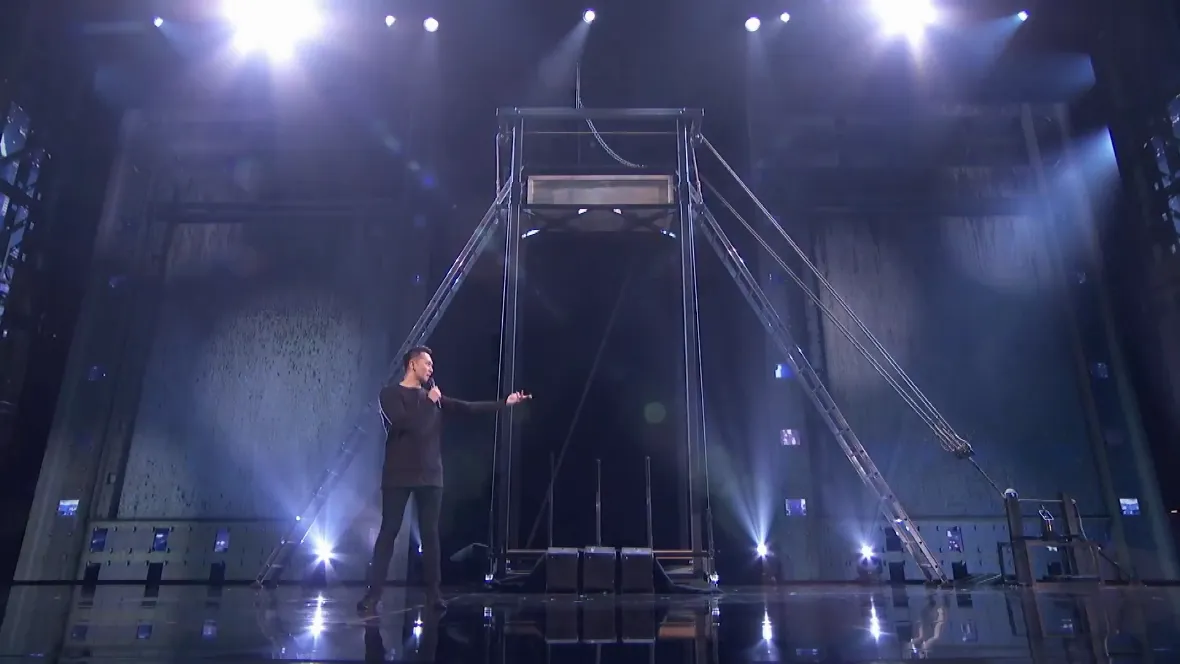 Demian kembali tampilkan aksi maut di aksi ke-3 AGT © Youtube/America Got Talent