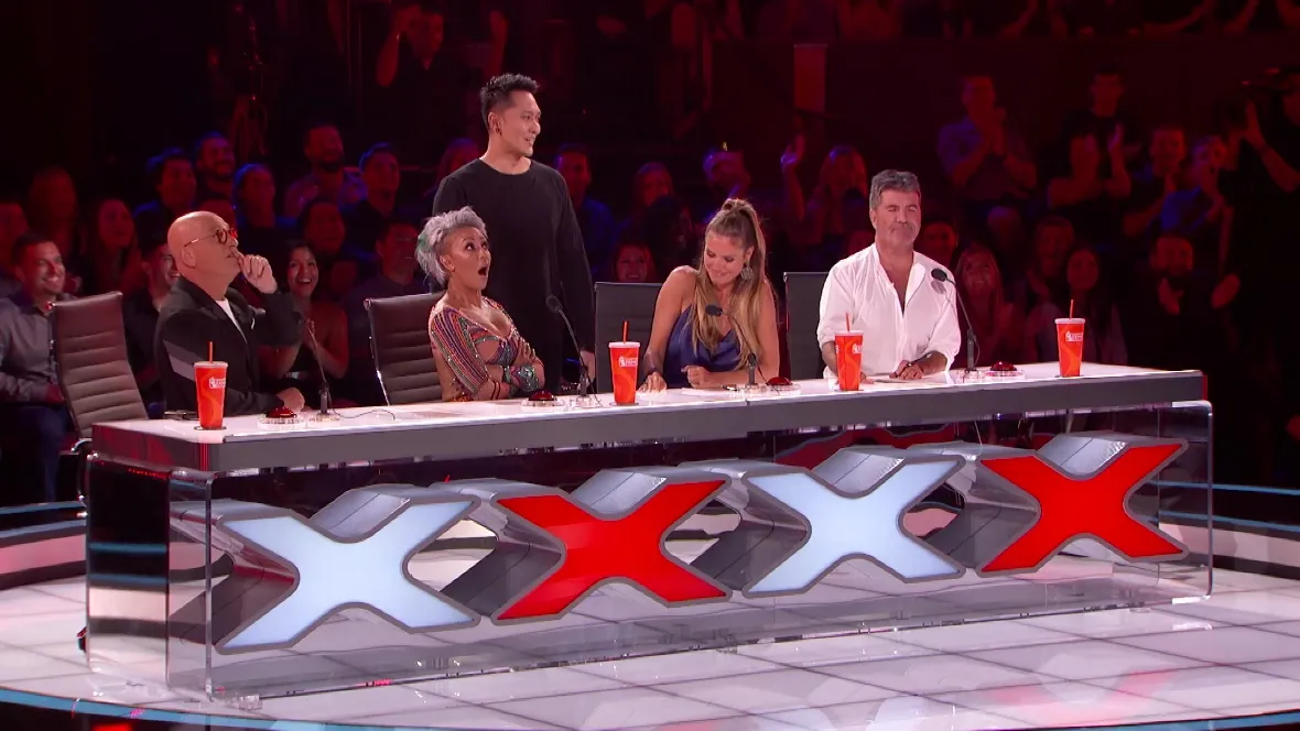 Mel B dan Simon tak suka penampilan Demian © Youtube/America Got Talent