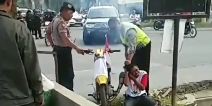 Pengendara dipaksa dengarkan suara knalpot © Twitter