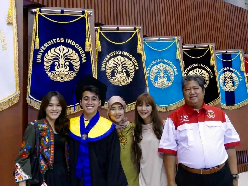 Vadi Akbar adik Vidi Aldiano baru saja wisuda. © KapanLagi.com/Sahal Fadhli