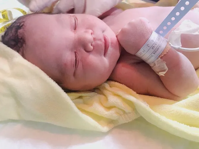 Nama anak Vicky Shu penuh dengan makna (credit: instagram.com/vickyshu)