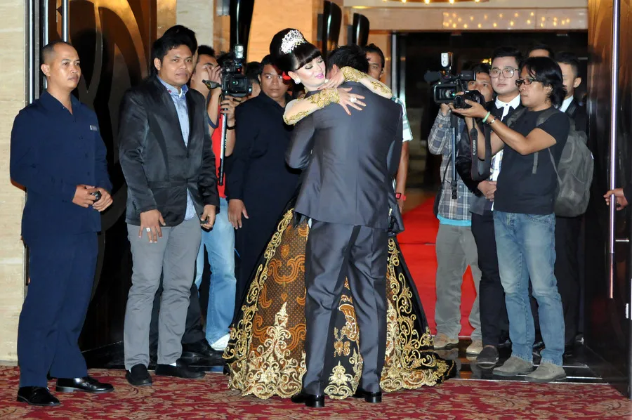 Vicky disebut melakukan tindak penipuan hingga 1 miliar.