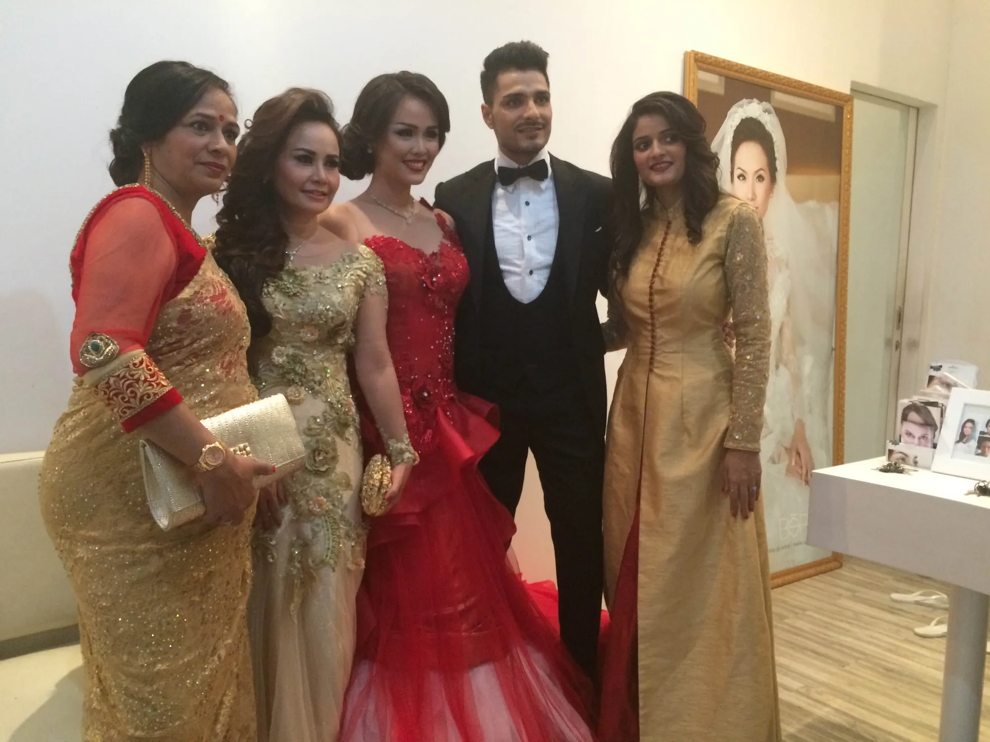 Vin Rana ajak keluarganya ke Indonesia untuk melamar Nita. @KapanLagi.com/nuzulur rahmah