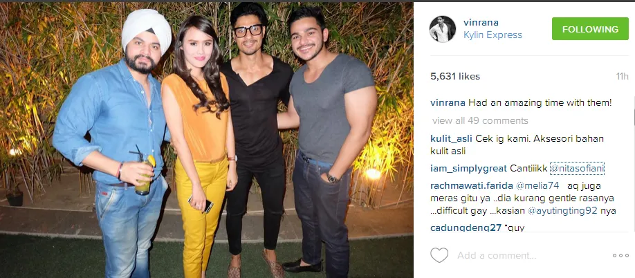 Vin perkenalkan Nita ke sahabat-sahabatnya. ©instagram/vinrana