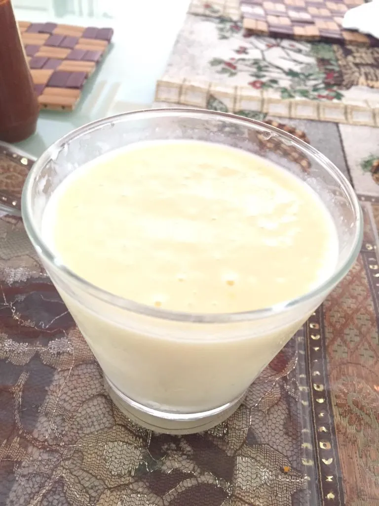 Selain mango shake ini, Nita suka makan chicken curry dan chapati © Twitter.com/nitasofiani