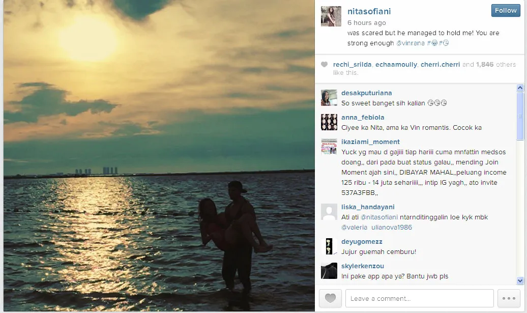 Ini dia potret romantis saat Vin gendong kemudian lempar Nita, romantis dengan latar belakang senja yang indah @instagram.com/nitasofiani