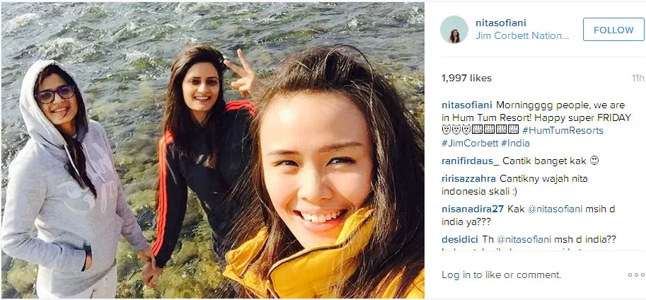 Begini ekspresi Nita saat main air laut bareng Kimi dan Reema © Instagram.com/nitasofiani