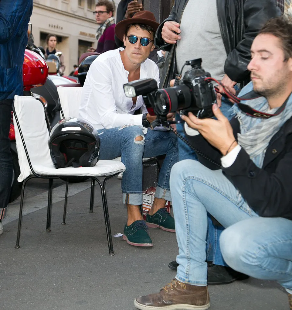 Vitalli duduk santai sesaat sebelum Kim tiba di kantor Balmain © dailymail.co.uk