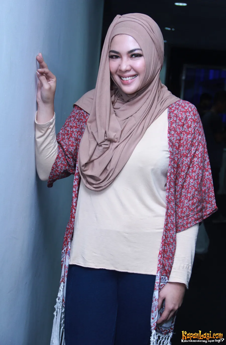 Vitta Mariana masih belajar mengenakan hijab ©KapanLagi.com®/Akrom