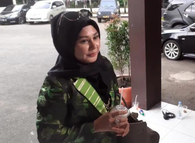 Vivi Paris, Istri Sandy Tumiwa © Kapanlagi.com/Adi Abbas Nugroho