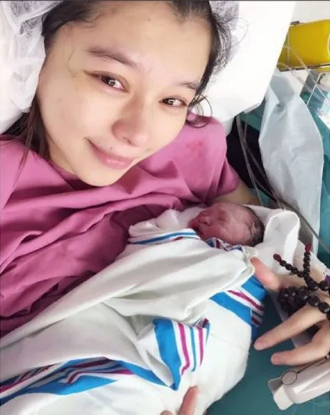 Vivian Hsu melahirkan bayi laki-laki dengan selamat. ©lollipop.sg