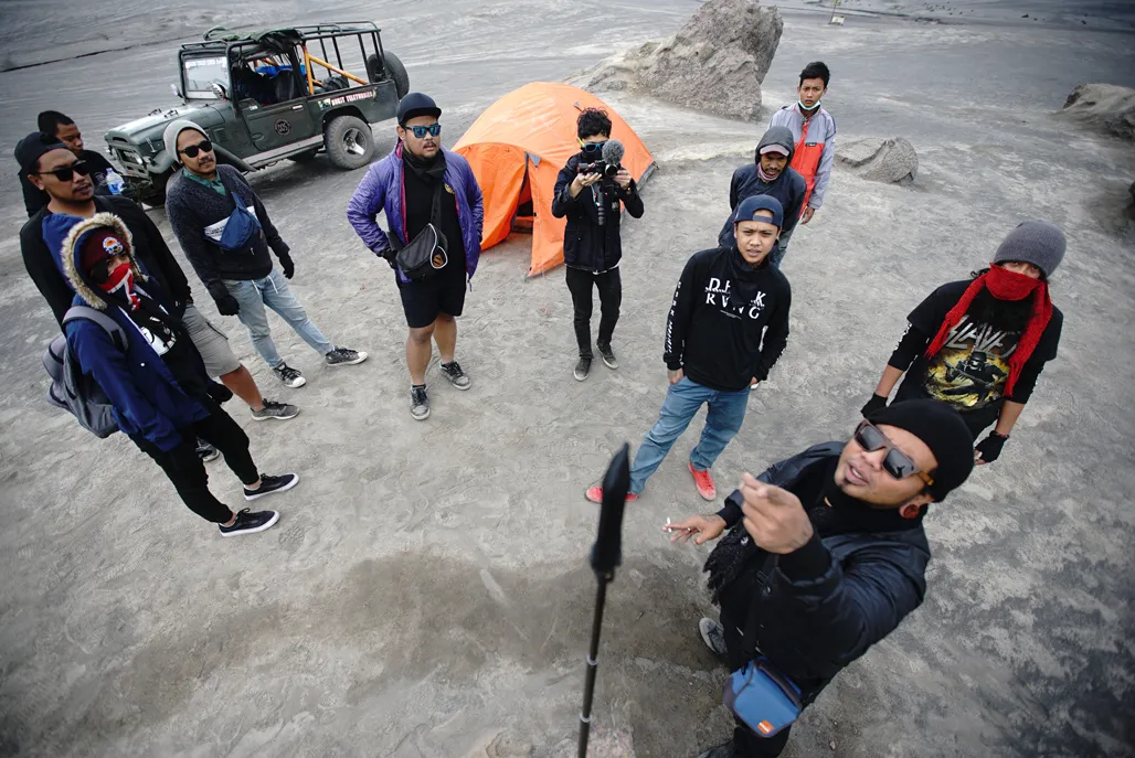 Seluruh keuntungan dari 'VLOGFEST 2016 THE MOVIE' ditujukan untuk pembangunan Does University © Endank Soekamti Official