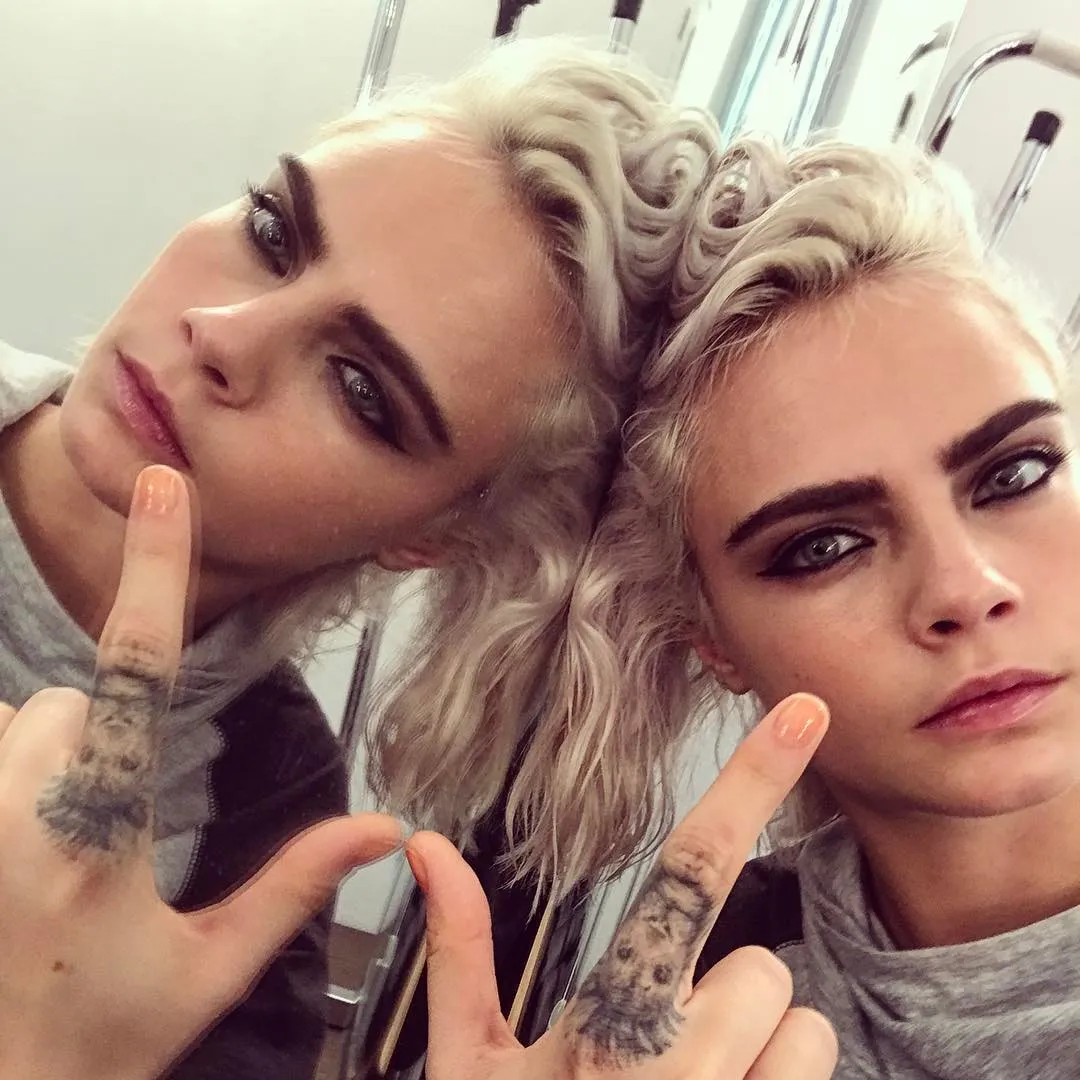 Cara berharap agar anak-anak bisa kembali sehat dengan adanya air bersih @ instagram.com/caradelevingne