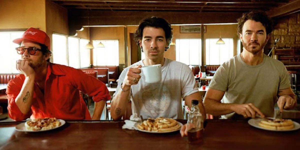 Jonas Brothers - Waffle House