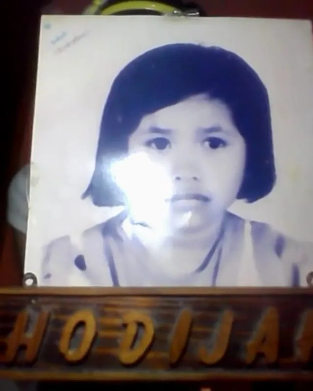 Mirip sih, tapi apa foto ini benar-benar wajah Hodijah saat masih kecil? © instagram.com/dijjah_yelloww