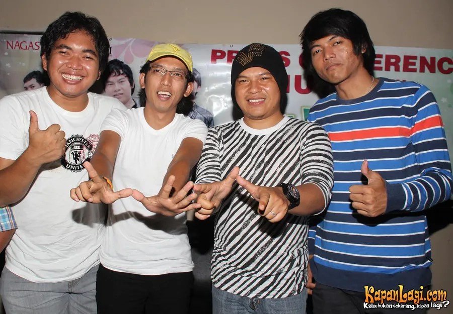 Faank sindir Ovie (kanan) yang masih jomblo.