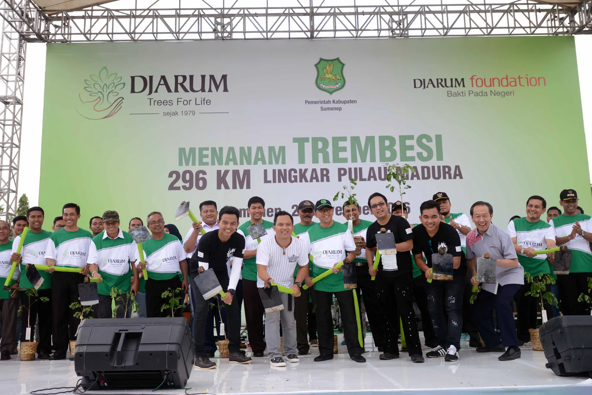Wali Band berharap aksi ini juga bisa memancing warga untuk ikut menanam pohon di sekitar tempat tinggal mereka © KapanLagi.com/Muhammad Akrom Sukarya