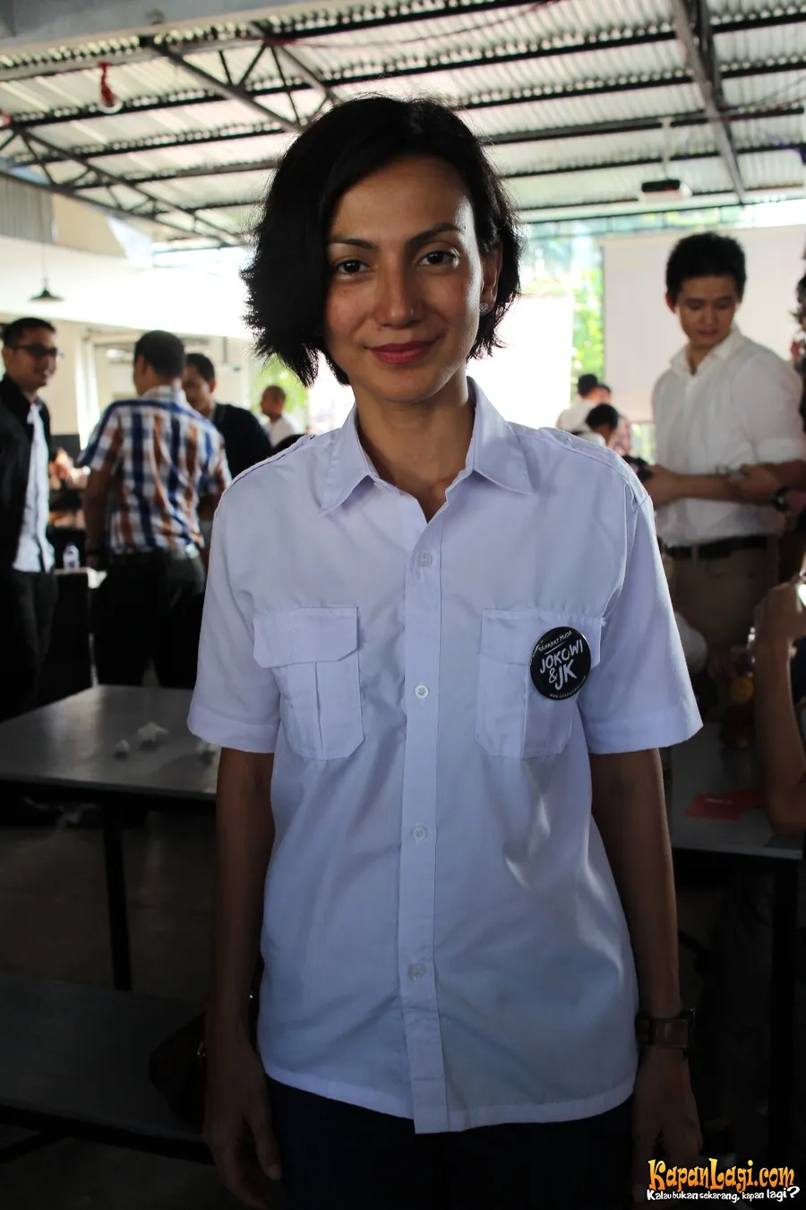 Wanda Hamidah dipecat dari PAN setelah sikap politiknya dalam memberikan dukungan untuk Jokowi JK.