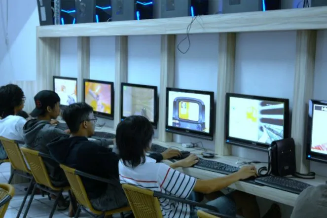 Ilustrasi Warnet © Money