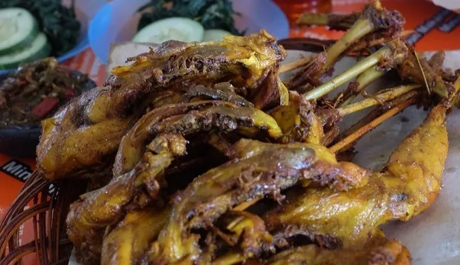 Cr: Travelingyuk.com/WarungIwakManukPakNo, Diambil 15 Juli 2019