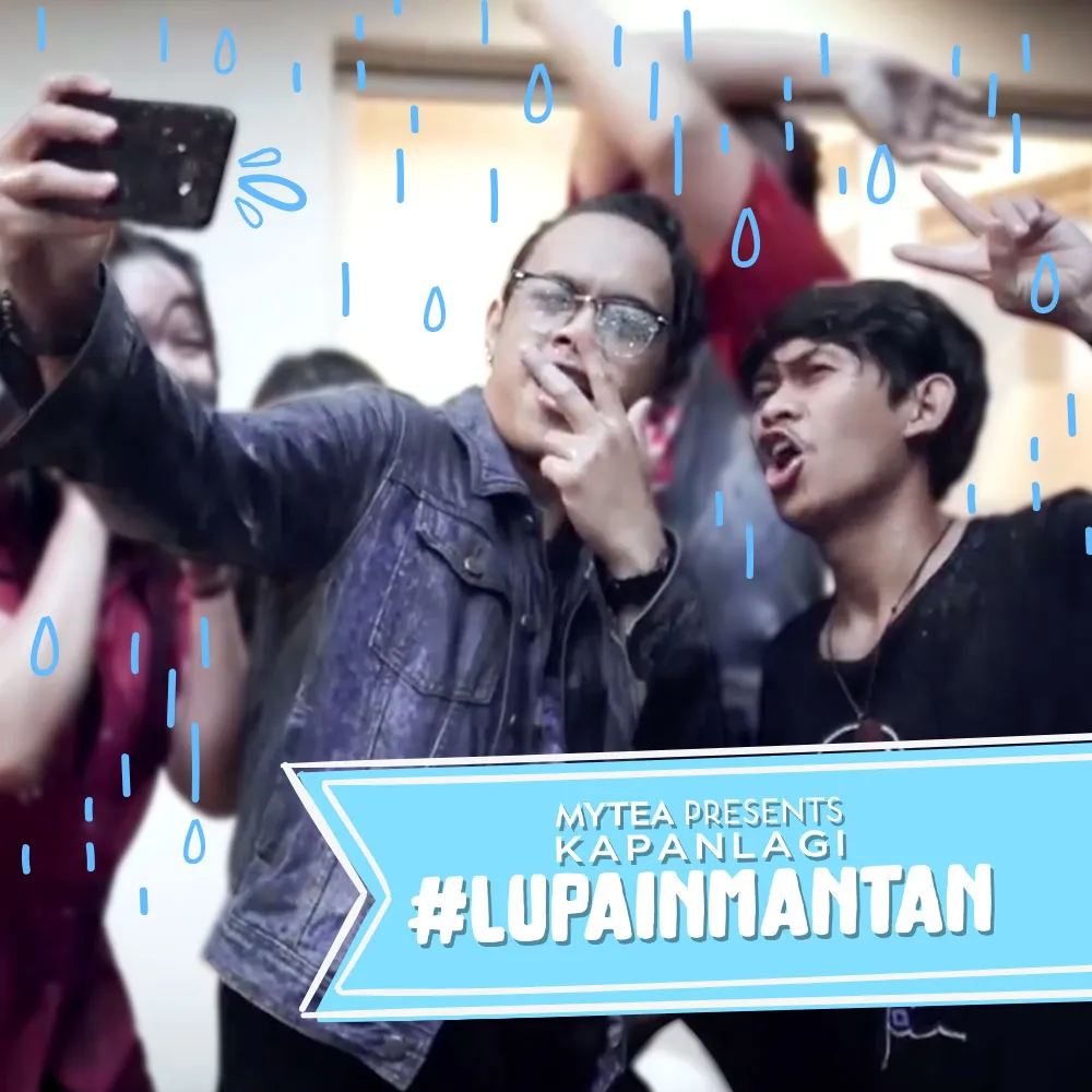 Marlo Ajakin Kinoy Selfie Sambil Hujan-hujanan