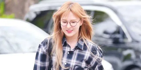 Wendy Red Velvet ©W.Bluebell