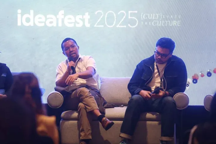 CCO KLY Wenseslaus Manggut membahas divergensi media di IdeaFest 2025 (c) merdeka.com