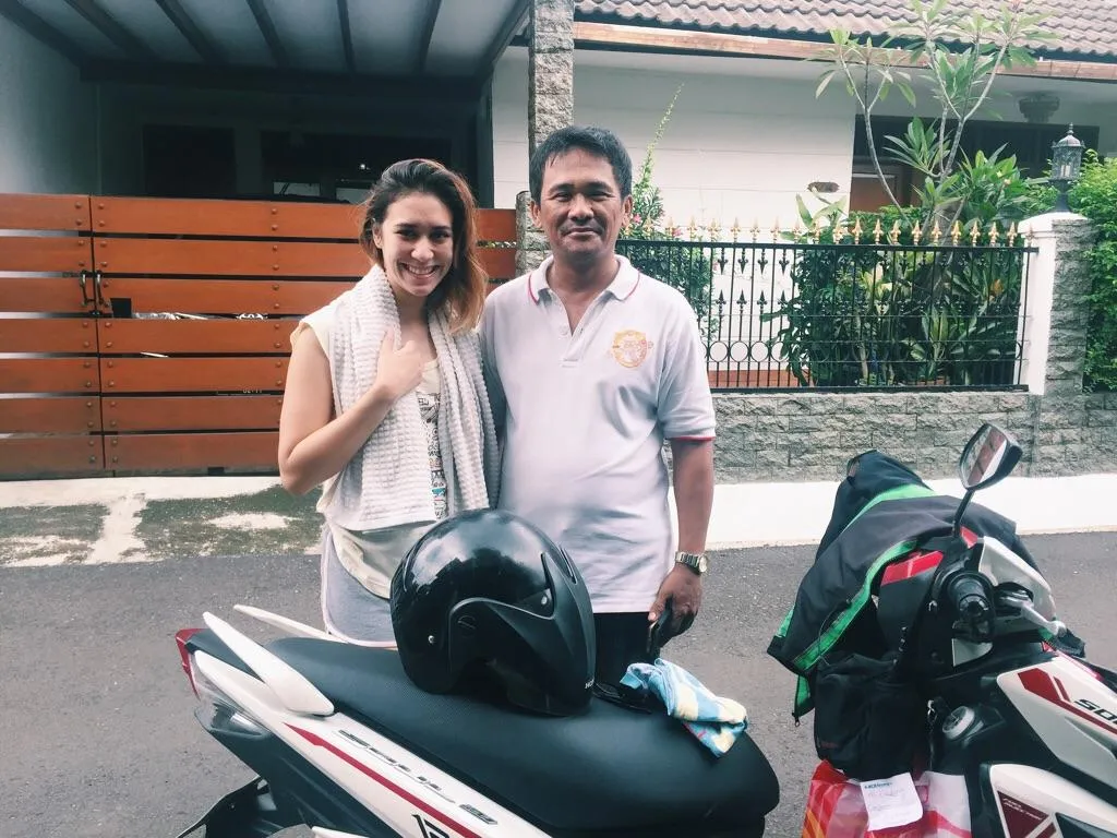 Westy DJ dan Binsar, guru SMAnya. http://mig.me/u/westnyd
