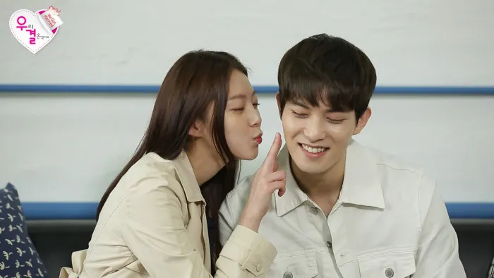 Jong Hyun tampak mupeng waktu Gong Seung Yeon hanya memberikan jarinya ketimbang bibirnya. ©mbc