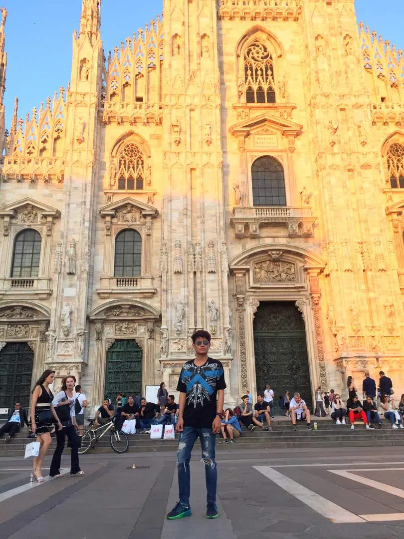 Ke Eropa, Esal Revano tak lupa ibadah! © Dokumen Pribadi