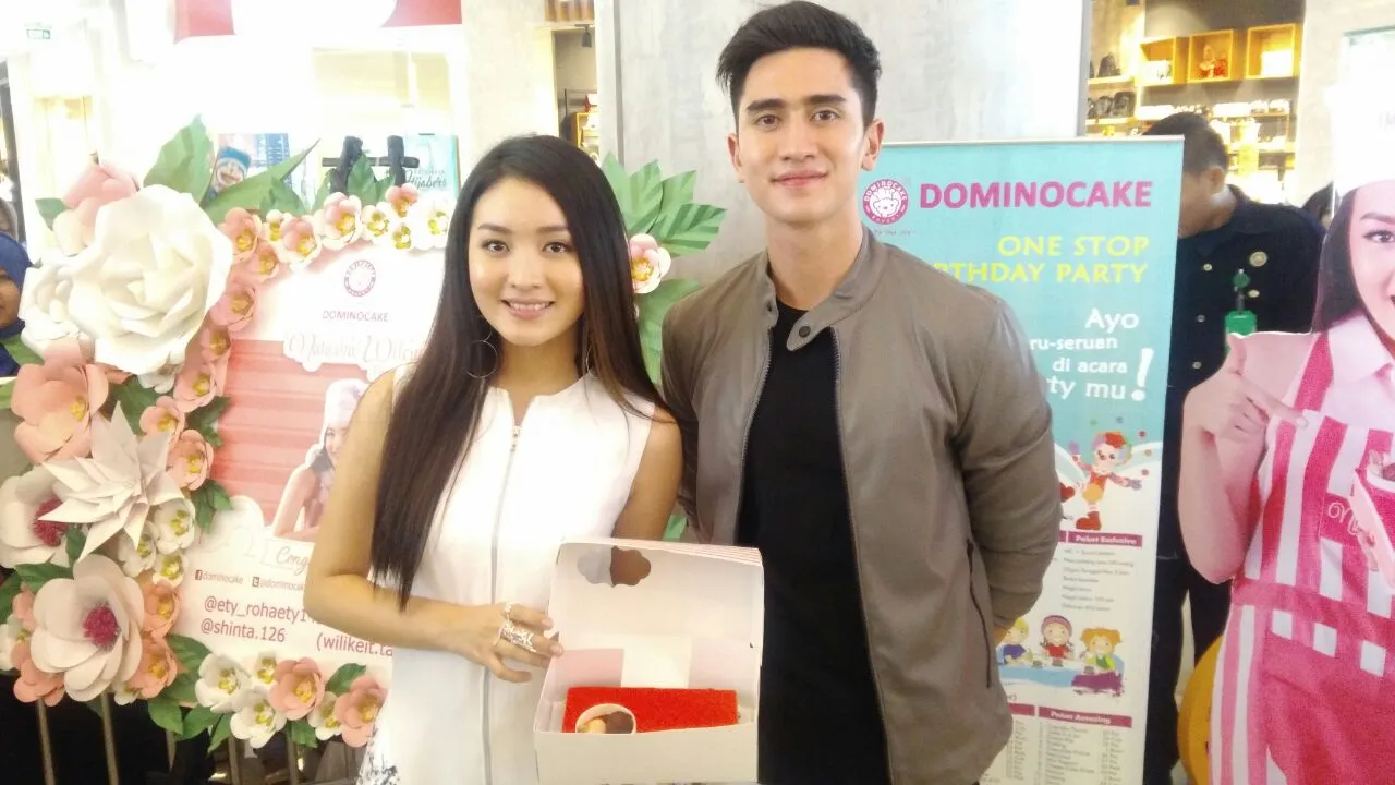 Natasha buka outlet 'Favorites & Domino Cake' © Dokumen Pribadi