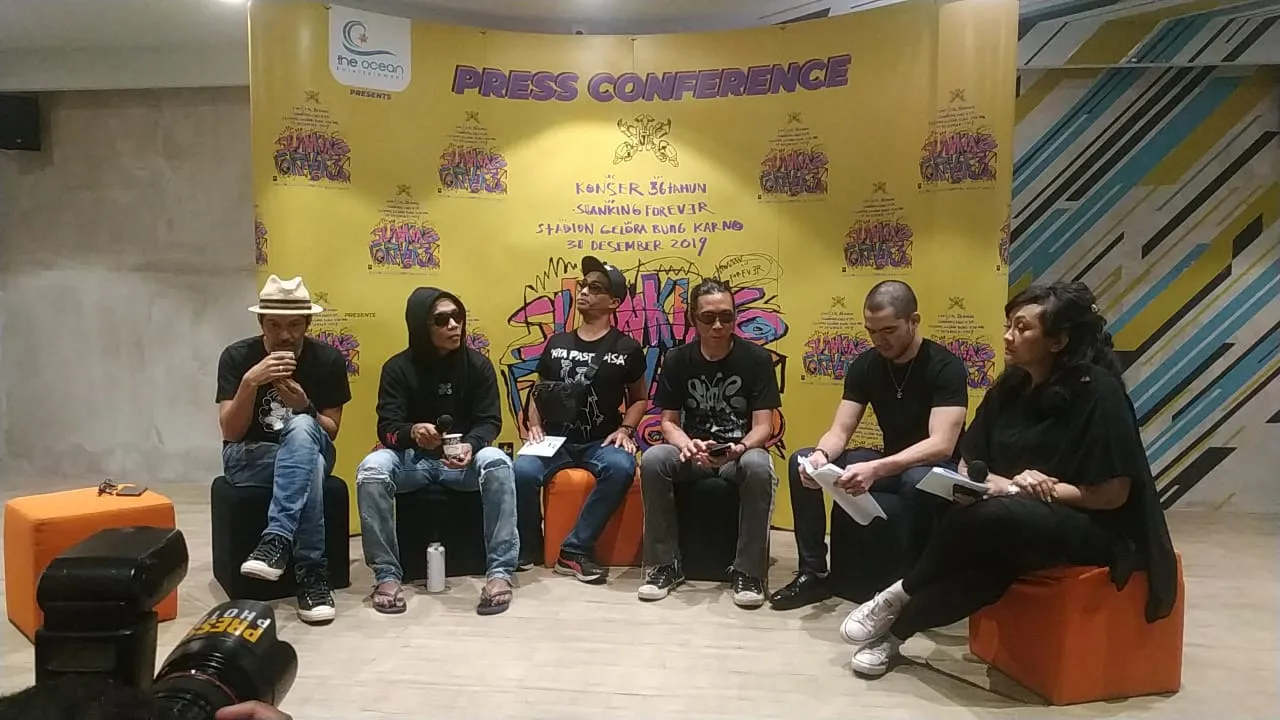 Gaya santai Kaka memang tiada duanya. Foto: Fikry Alfi Rosyadi