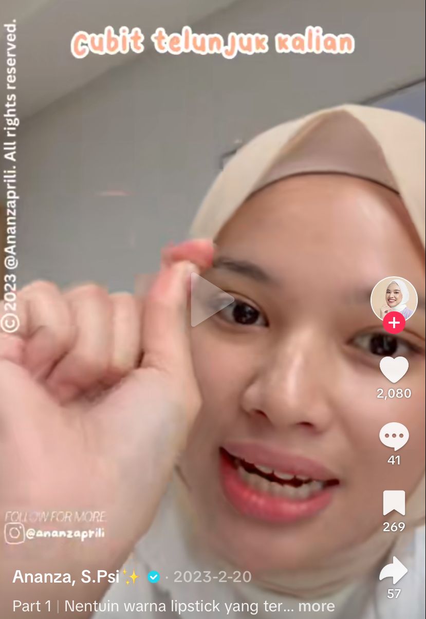 Hack Memilih Warna Lipstick. (foto: TikTok/ananzaprili).