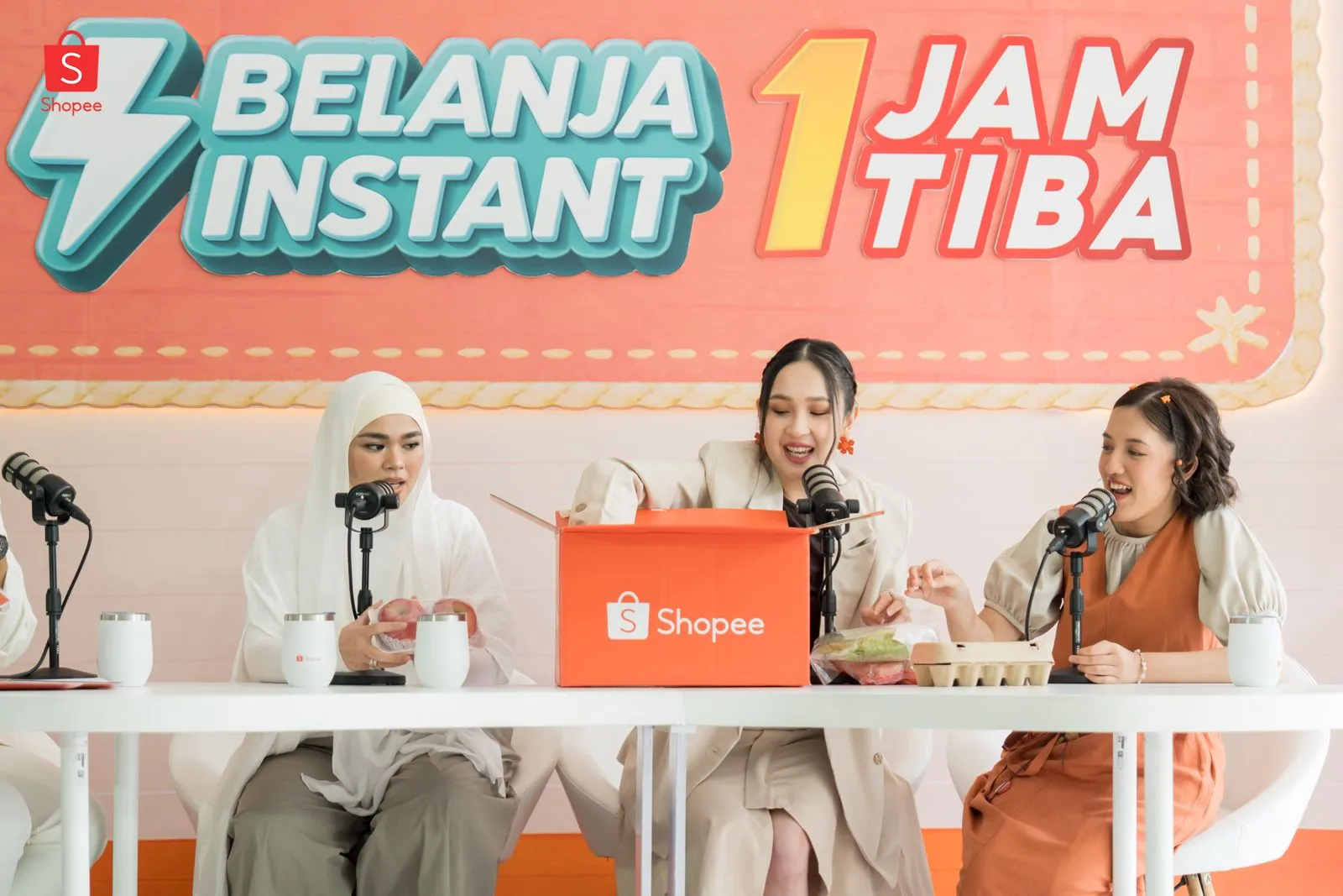 Media Gathering Shopee Belanja Instant 1 Jam bersama SIVIA, Agatha Pricilla, dan Ify Alyssa. (Istimewa)