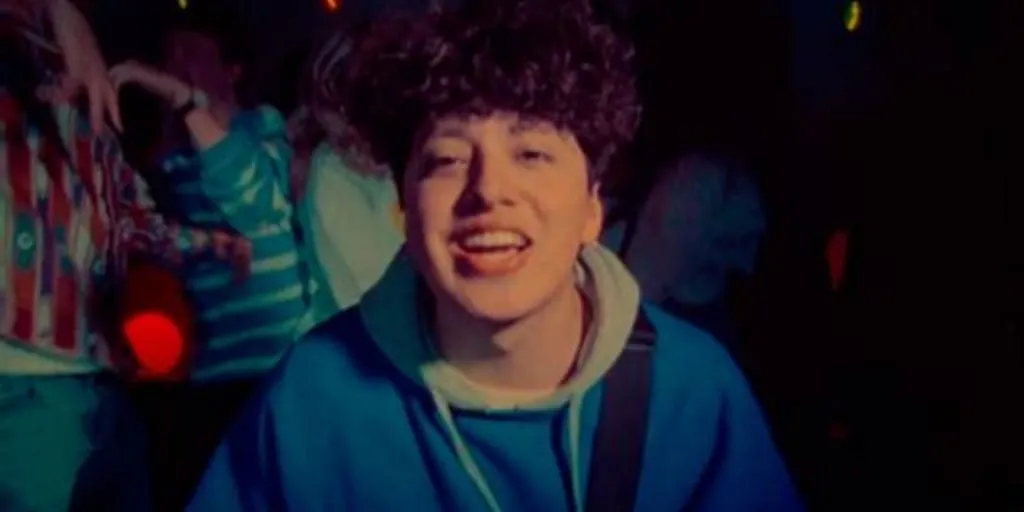 Boy Pablo - Leave Me Alone! (Terjemahan)