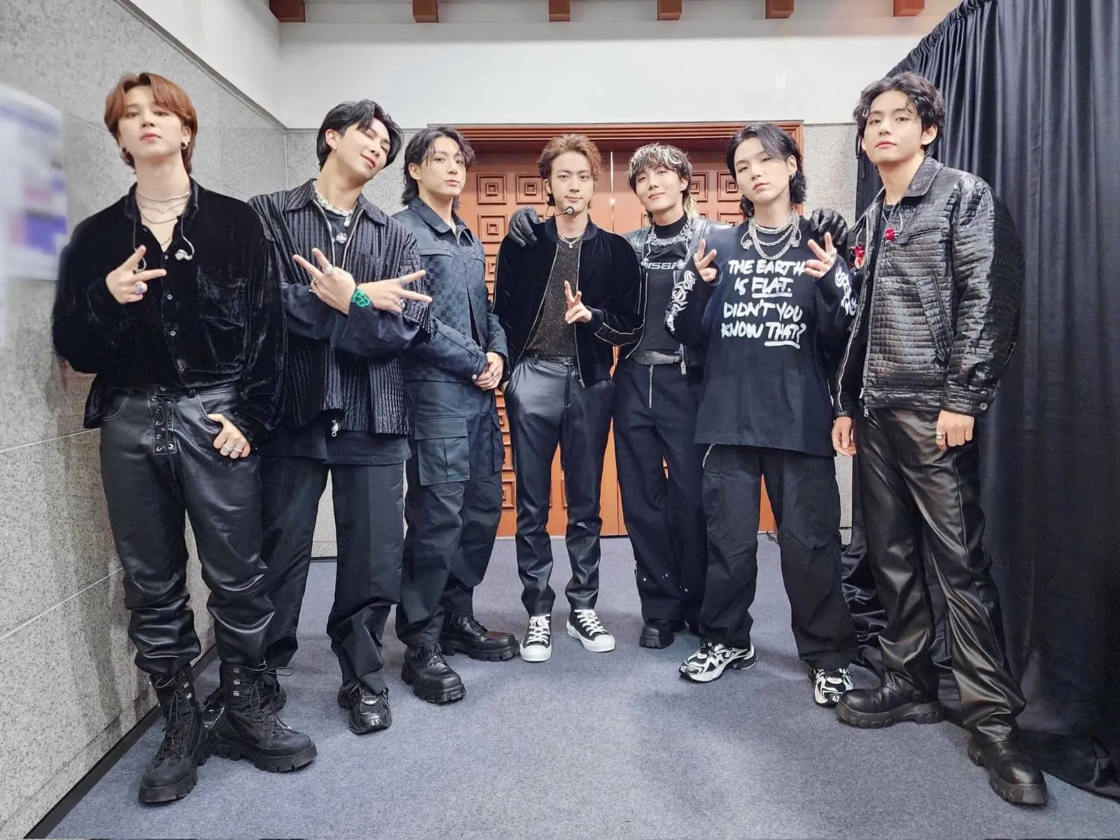 BTS (Credit: twitter.com/bts_bighit)