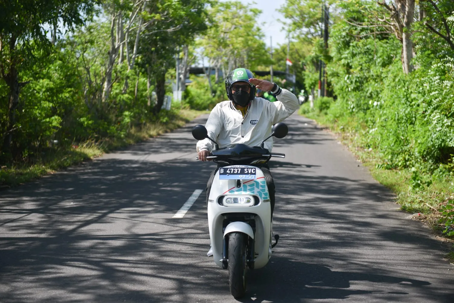 Andre Taulany dan Surya Insomnia Touring Motor Listrik Electrum di Bali / Credit Foto: Dokumentasi Pribadi