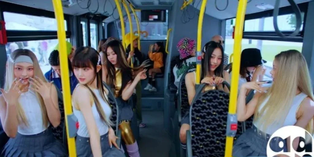 NewJeans - Super Shy