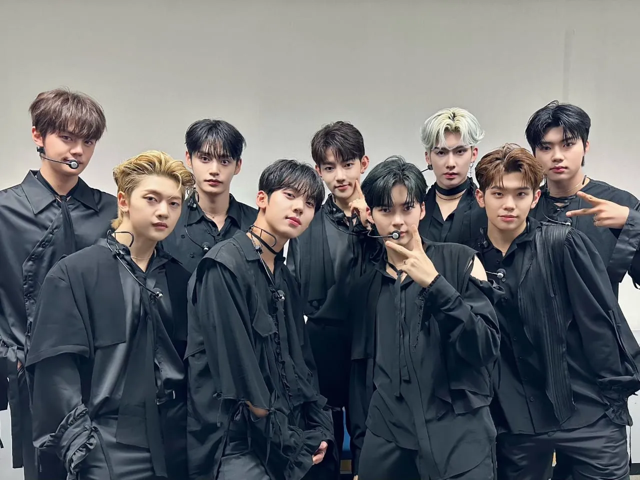 twitter.com/ZB1_official